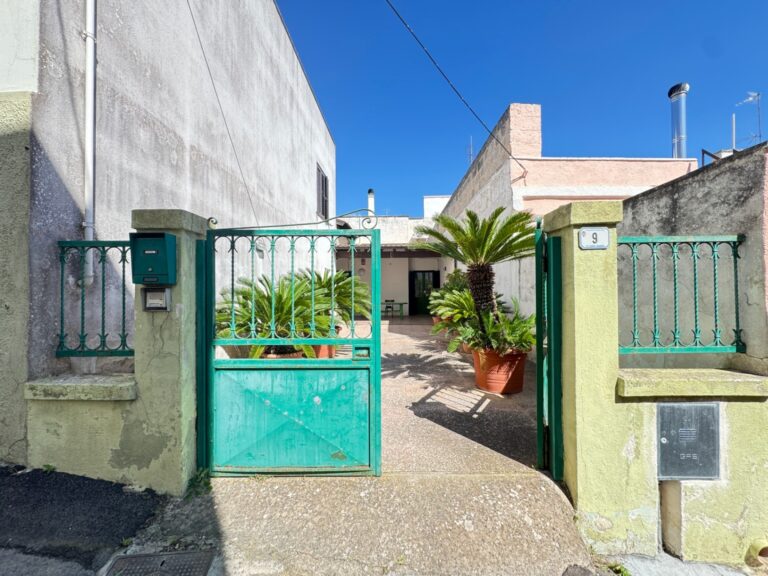 casa_indipendente in 5, VIA MASANIELLO, specchia Lecce